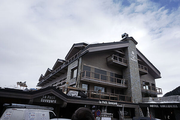 Surélévation et réhabilitation d'un immeuble de logements à Courchevel